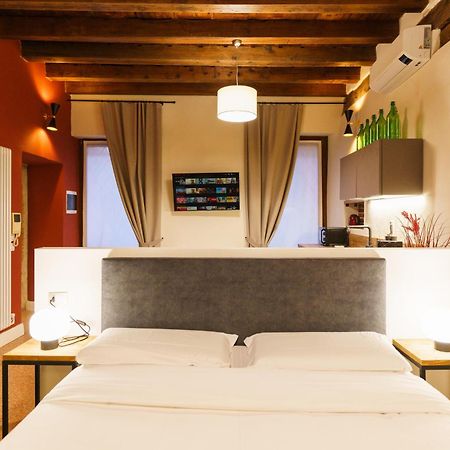Domus Verona - Elegante Residenza Satiro エクステリア 写真