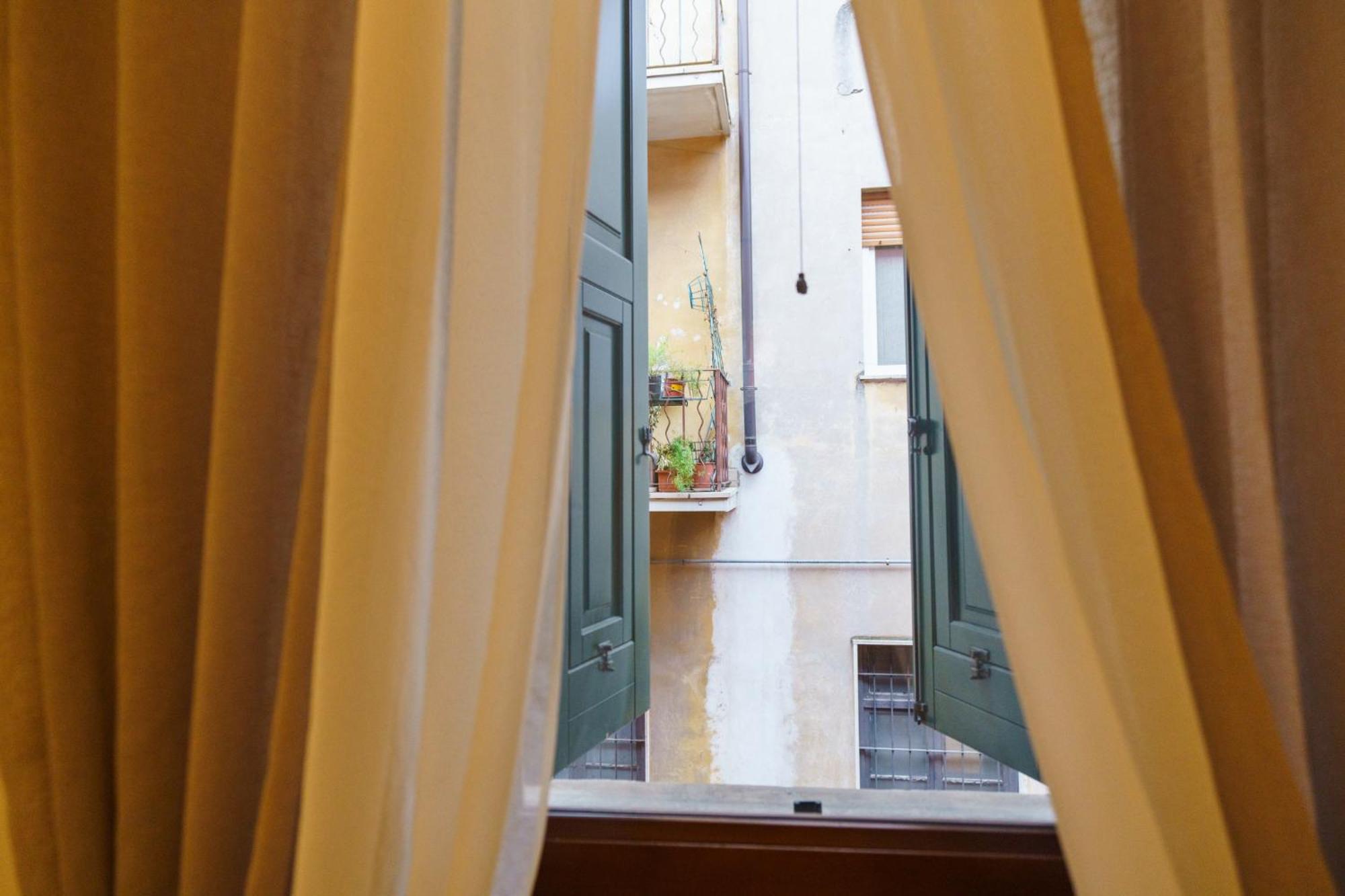 Domus Verona - Elegante Residenza Satiro エクステリア 写真